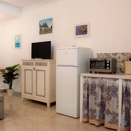 L'essenziale Nyaraló